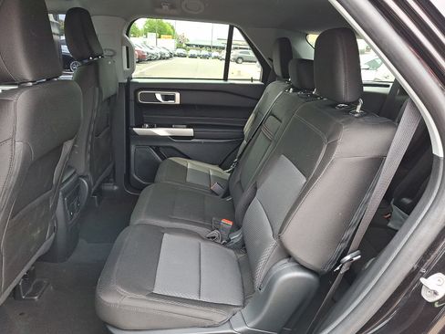 Used 2023 Ford Explorer XLT AWD/4WD image 11