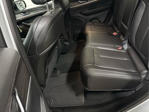 New 2025 Jeep Grand Cherokee Limited AWD/4WD image 25