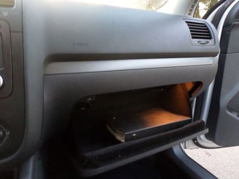 Used 2006 Volkswagen Rabbit image 15