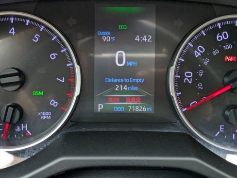 Used 2019 Toyota RAV4 XLE FWD image 32