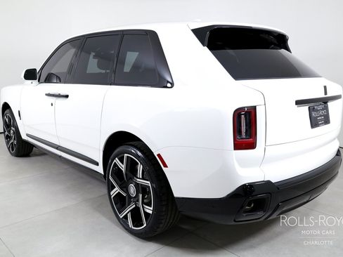 Used 2026 Rolls-Royce Cullinan AWD/4WD image 8