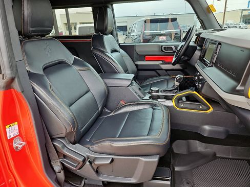 Used 2023 Ford Bronco Badlands image 10