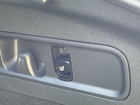 New 2025 Mercedes-Benz GLC 63 AMG S image 11