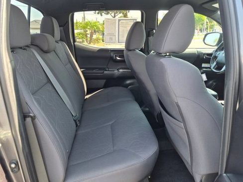 Used 2019 Toyota Tacoma TRD Off-Road AWD/4WD image 7