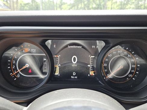 New 2026 Jeep Wrangler Unlimited Sahara w/ Whitecap Package AWD/4WD image 23