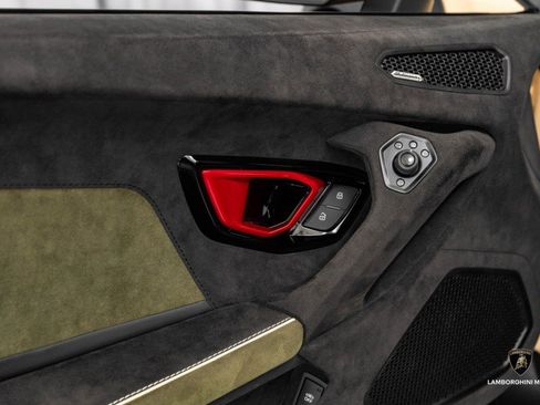 Used 2024 Lamborghini Huracan Sterrato image 34