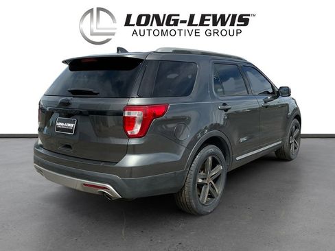 Used 2017 Ford Explorer XLT w/ Equipment Group 202A FWD image 7