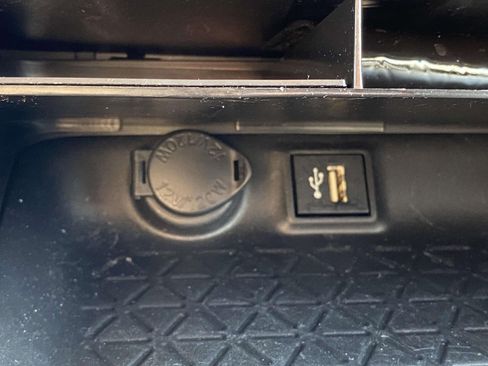 Used 2023 Toyota RAV4 XLE w/ Convenience Package FWD image 33