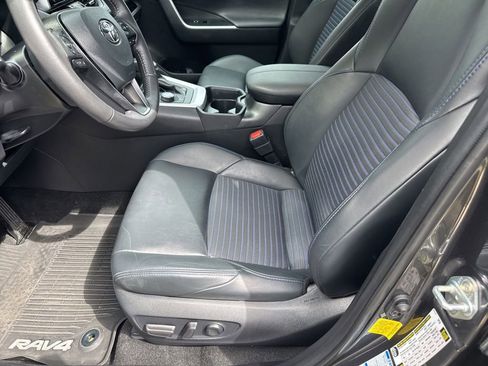 Used 2021 Toyota RAV4 XSE image 5