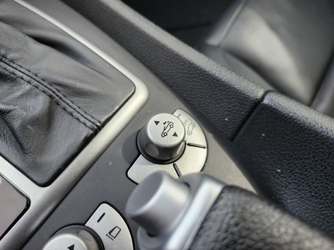 Used 2006 Mercedes-Benz SLK 55 AMG image 28