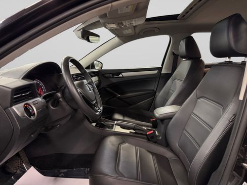 Used 2022 Volkswagen Passat 2.0T SE FWD image 14