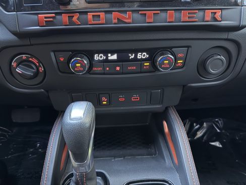 Used 2025 Nissan Frontier PRO-4X AWD/4WD image 24
