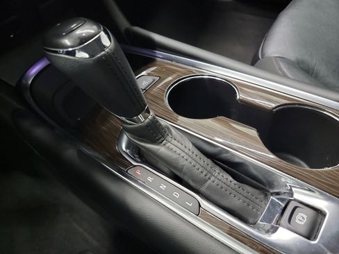 Used 2016 Chevrolet Malibu Premier w/ Driver Confidence Package II image 27