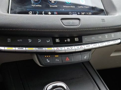 Used 2021 Cadillac XT4 Luxury w/ Trailering Package AWD/4WD image 15