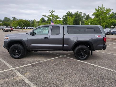 Used 2022 Toyota Tacoma SR w/ SX Package AWD/4WD image 7