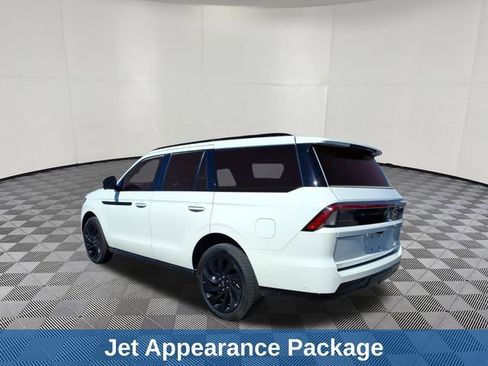 Used 2025 Lincoln Navigator Reserve w/ Jet Appearance Package AWD/4WD image 7