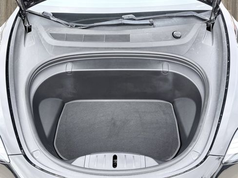 Used 2018 Tesla Model 3 Mid Range image 11