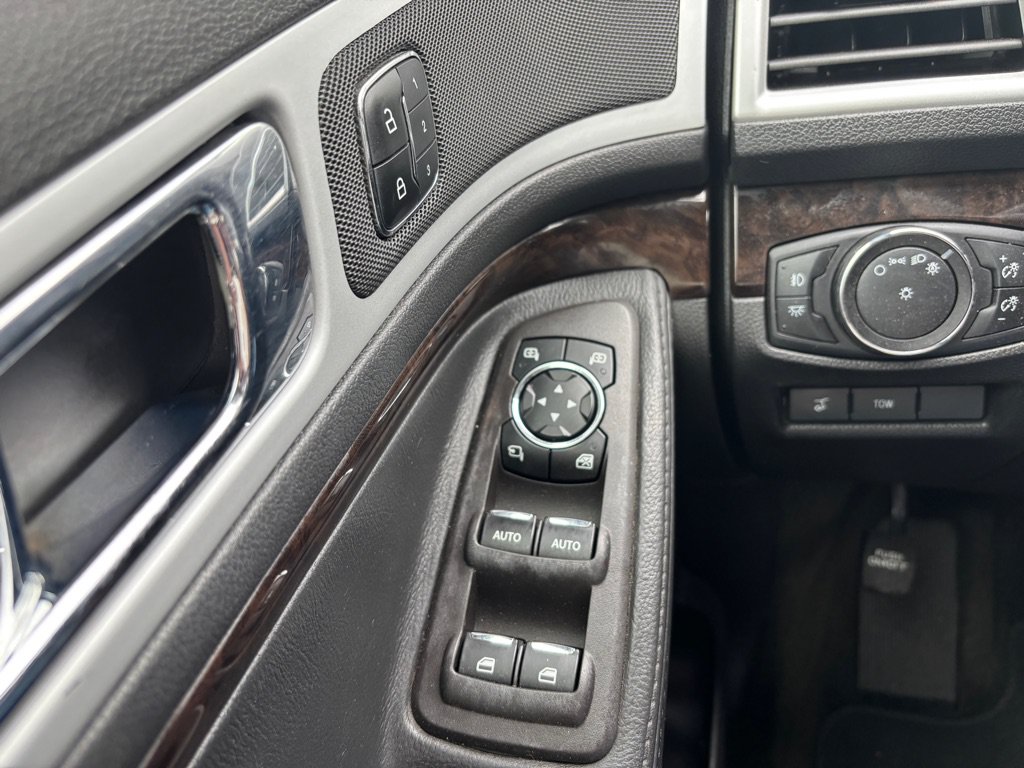 Used 2014 Ford Explorer Limited w/ Equipment Group 301A AWD/4WD image 11