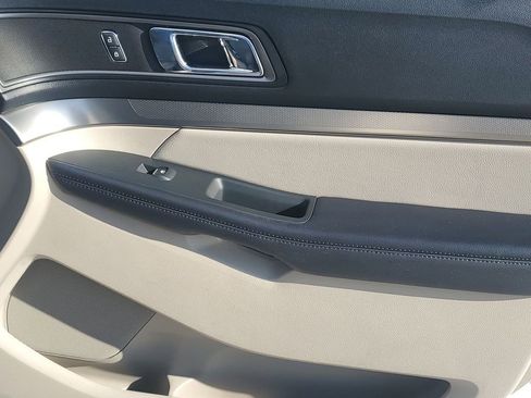 Used 2018 Ford Explorer XLT w/ Equipment Group 202A image 45