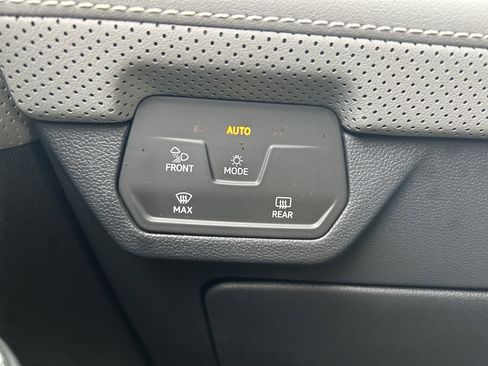 Certified 2025 Volkswagen Atlas Cross Sport SEL R-Line image 20