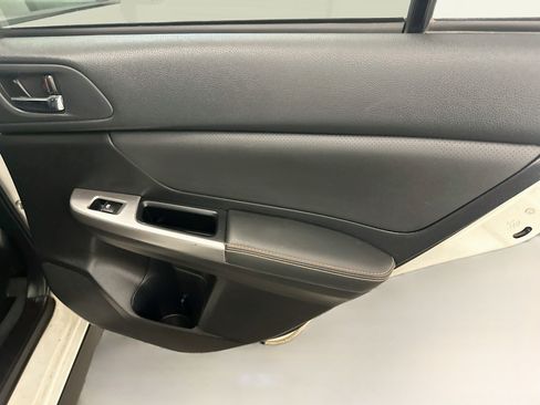 Used 2017 Subaru Crosstrek 2.0i Limited AWD/4WD image 32