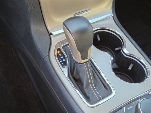 Used 2017 Jeep Grand Cherokee Limited w/ Luxury Group II image 23