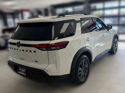 Used 2022 Nissan Pathfinder SV w/ SV Black Package image 4