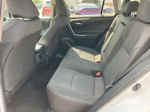 Used 2025 Toyota RAV4 XLE FWD image 8