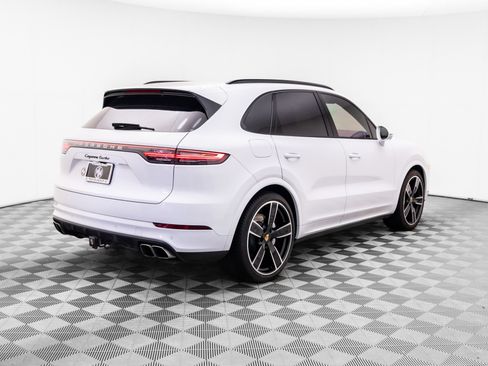 Certified 2023 Porsche Cayenne Turbo AWD/4WD image 8