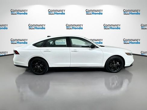 Certified 2025 Honda Accord SE image 4