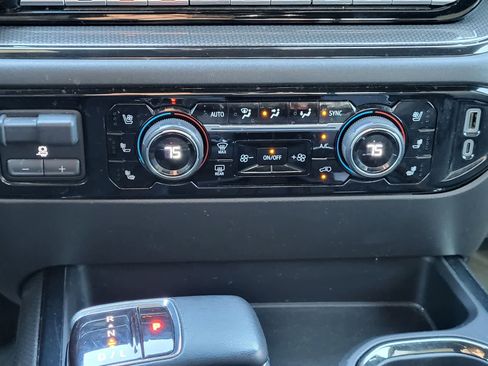 Used 2023 Chevrolet Silverado 1500 ZR2 w/ Technology Package image 21