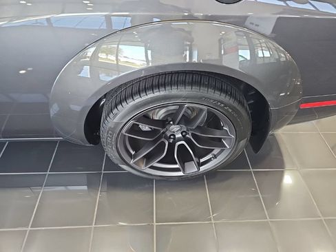 Used 2021 Dodge Challenger R/T Scat Pack RWD image 3