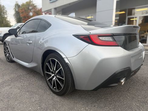 Used 2022 Toyota GR86 Base image 12