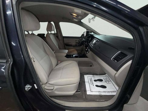 Used 2016 Kia Sedona LX w/ Option Group 020 image 35
