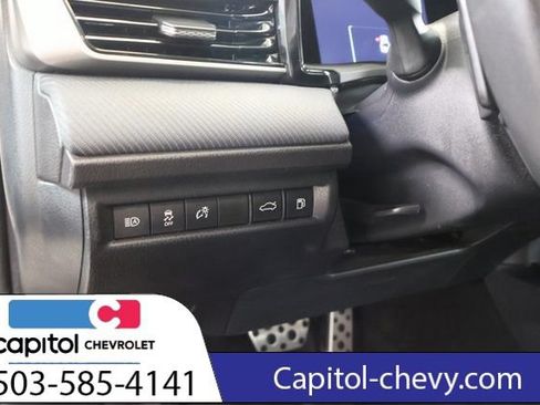 Used 2025 Toyota Camry SE FWD image 14