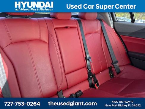 Used 2019 Alfa Romeo Giulia image 8