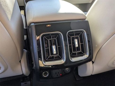 Used 2024 Kia Sorento SX Prestige image 23