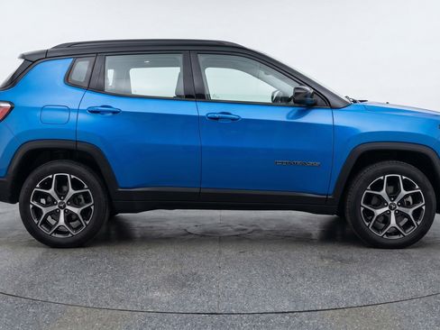 Used 2025 Jeep Compass Limited AWD/4WD image 11