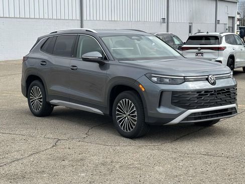 New 2025 Volkswagen Tiguan S AWD/4WD image 5