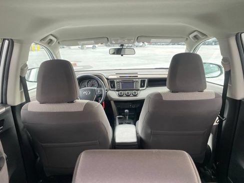 Used 2013 Toyota RAV4 LE AWD/4WD image 10