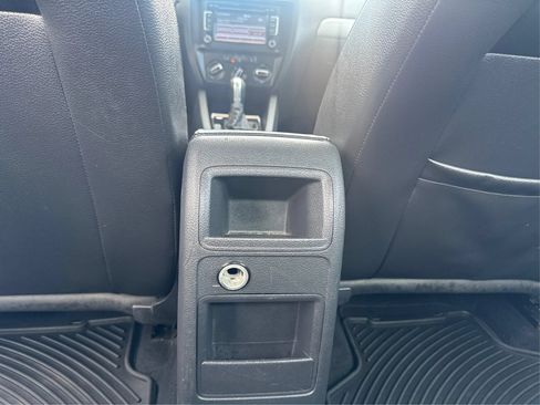 Used 2015 Volkswagen Jetta SE FWD image 21
