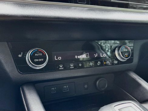 Used 2022 Mitsubishi Outlander SE AWD/4WD image 16