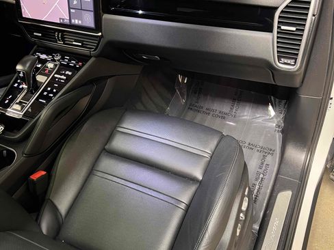 Used 2020 Porsche Cayenne E-Hybrid AWD/4WD image 45