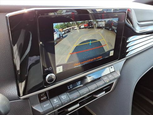 Used 2025 Toyota Camry SE FWD image 26