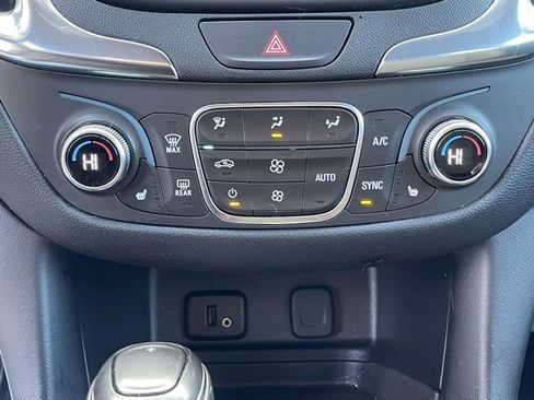 Used 2018 Chevrolet Equinox LT image 27