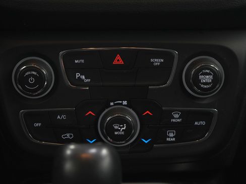 Used 2019 Jeep Compass Latitude w/ Popular Equipment Group image 19