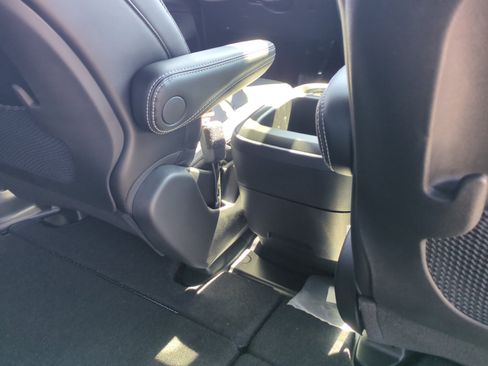 New 2026 Chrysler Pacifica Select FWD image 31