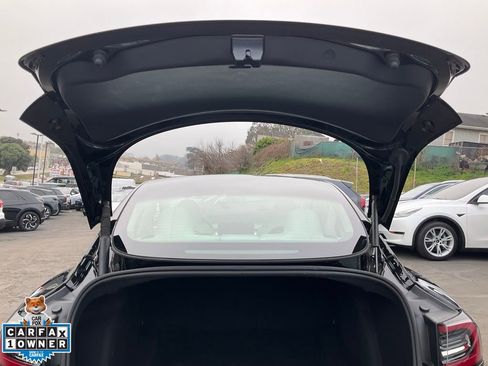 Used 2023 Tesla Model 3 Standard Range image 9