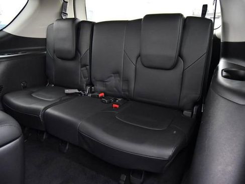 Used 2024 Nissan Armada SL w/ Captain's Chairs Package image 31