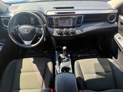 Used 2018 Toyota RAV4 LE image 12